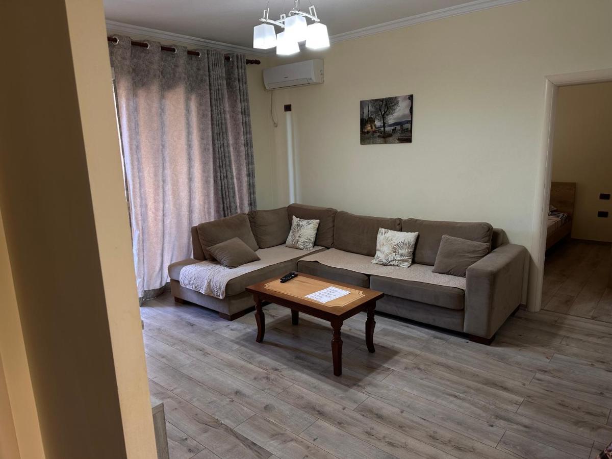 Family Apartments ساراندا المظهر الخارجي الصورة